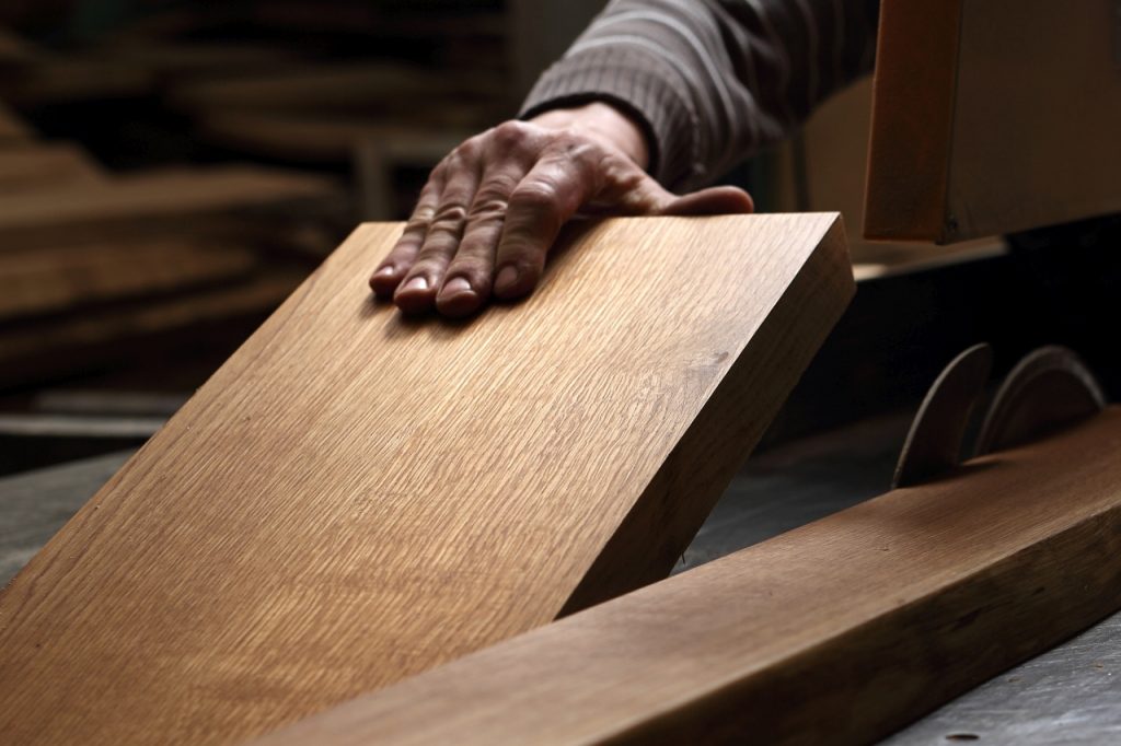 Pielęgnacja mebli drewnianych