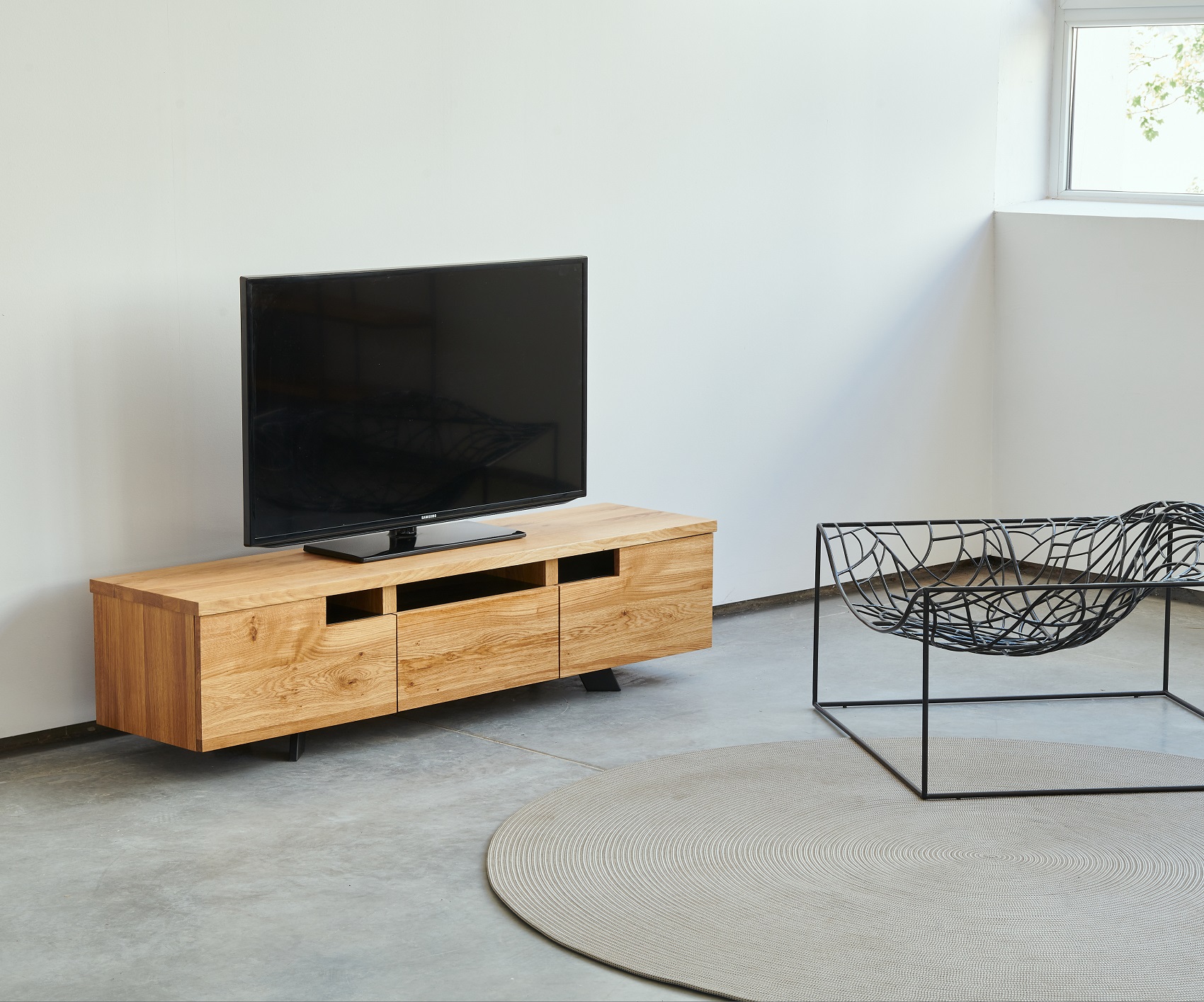 Konsola dębowa RTV COPENHAGEN - nowoczesna elegancja 2 Konsola dębowa RTV COPENHAGEN - nowoczesna elegancja - obrazek 2